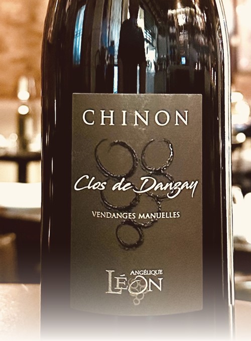 Angélique Léon Chinon Clos de Danzay bottle