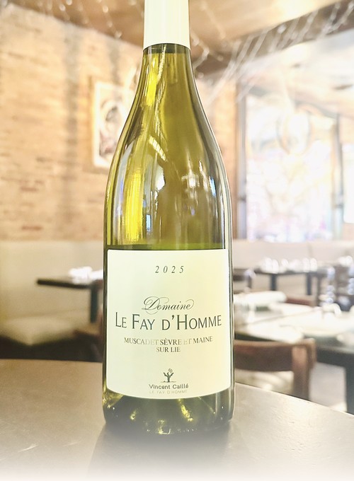 Domaine Le Fay d'Homme Muscadet Sevre et Maine bottle